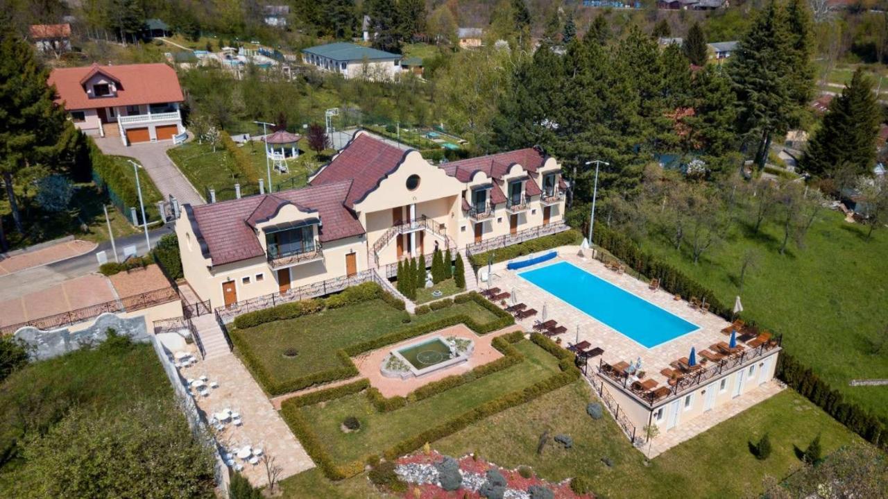 Suncani Breg Apartments Vrdnik Bagian luar foto