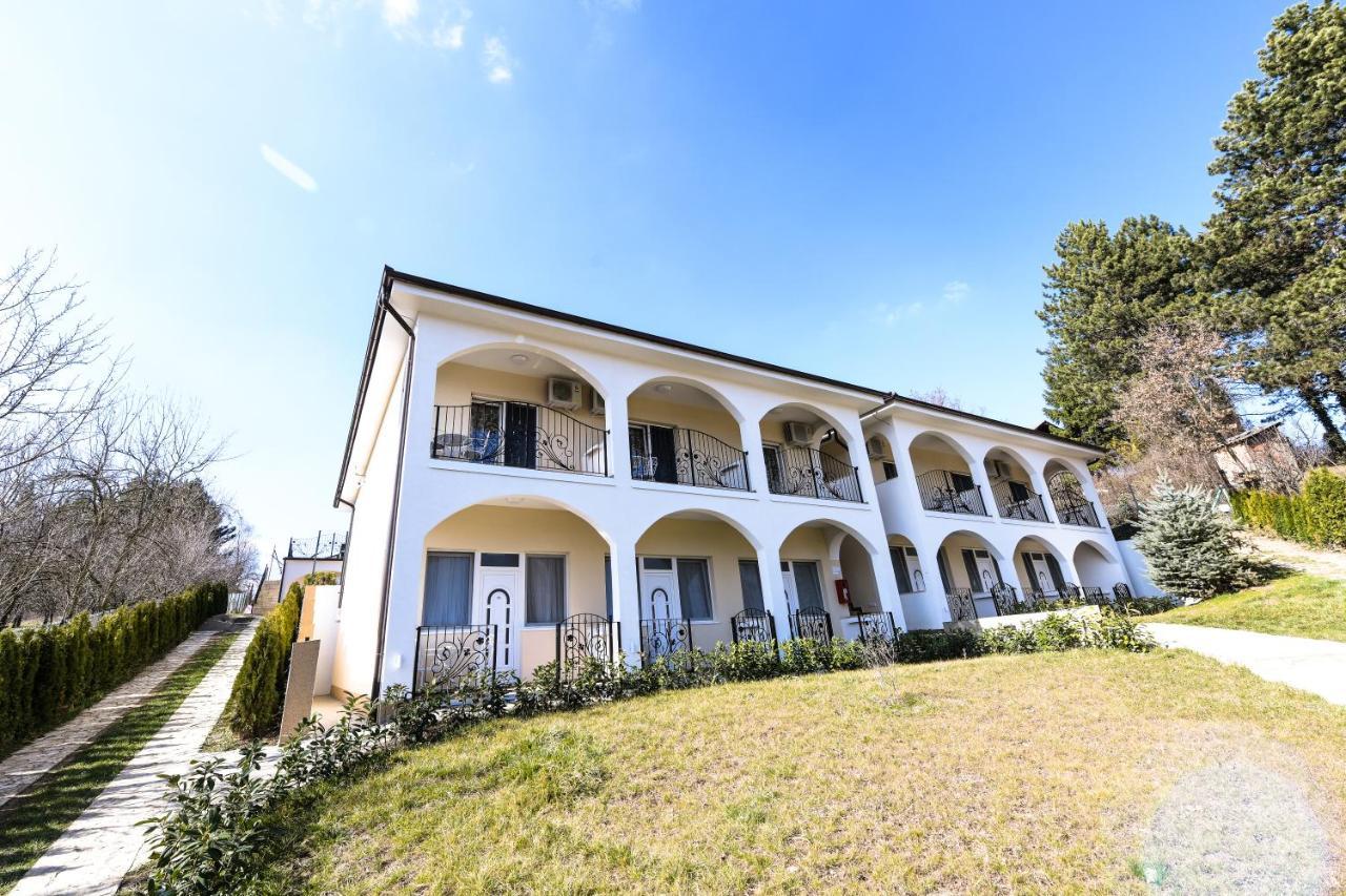 Suncani Breg Apartments Vrdnik Bagian luar foto