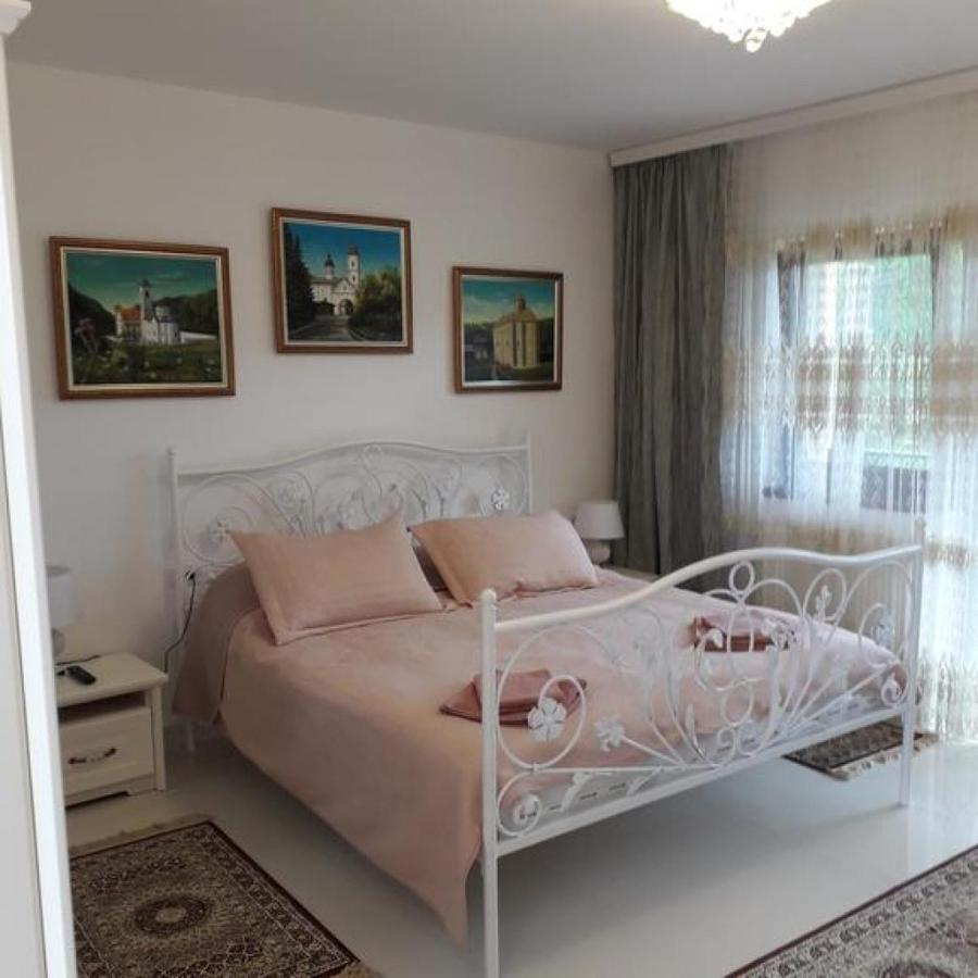 Suncani Breg Apartments Vrdnik Bagian luar foto