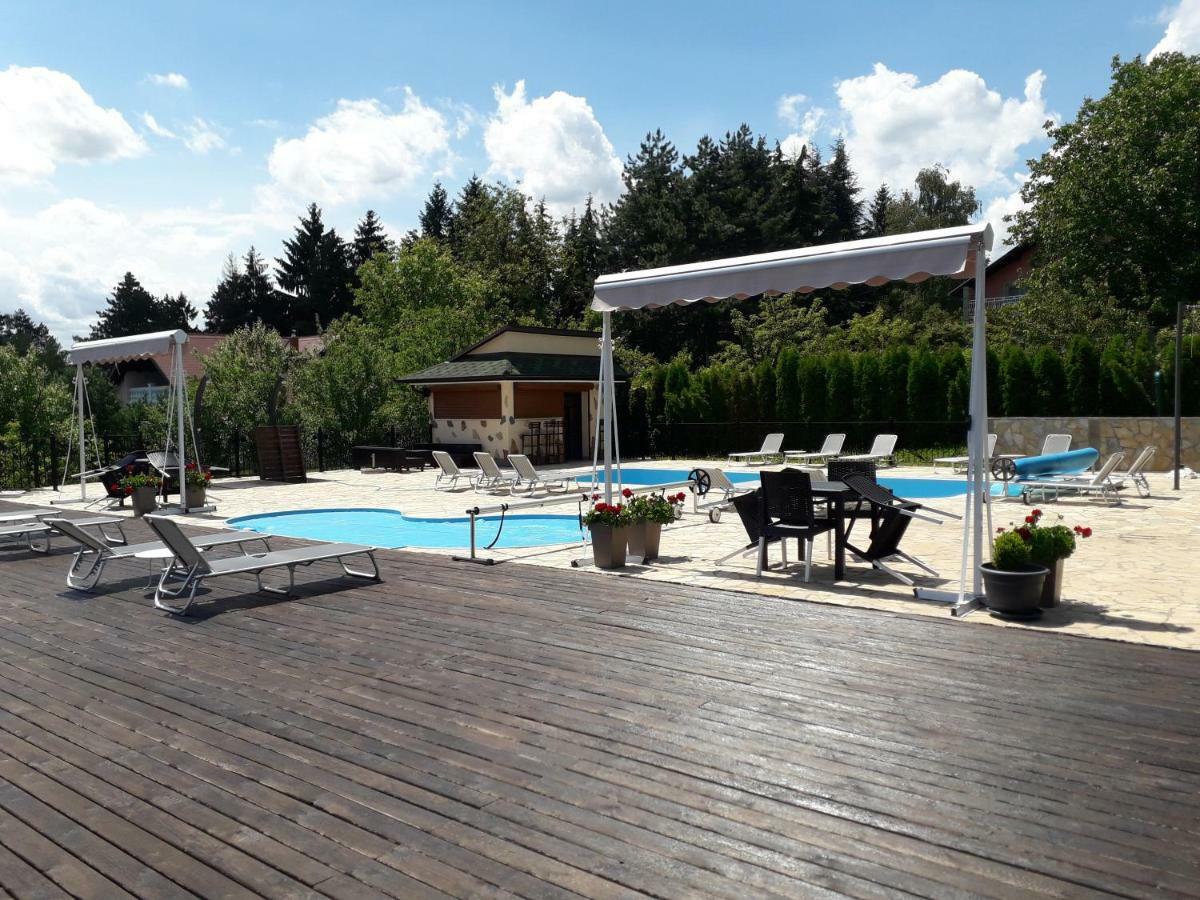 Suncani Breg Apartments Vrdnik Bagian luar foto